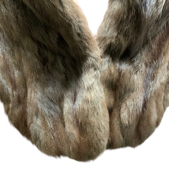 Ladies Fur Stole by Franklin Simon NY Fifth Ave. Size s/m - Picture 5 of 11